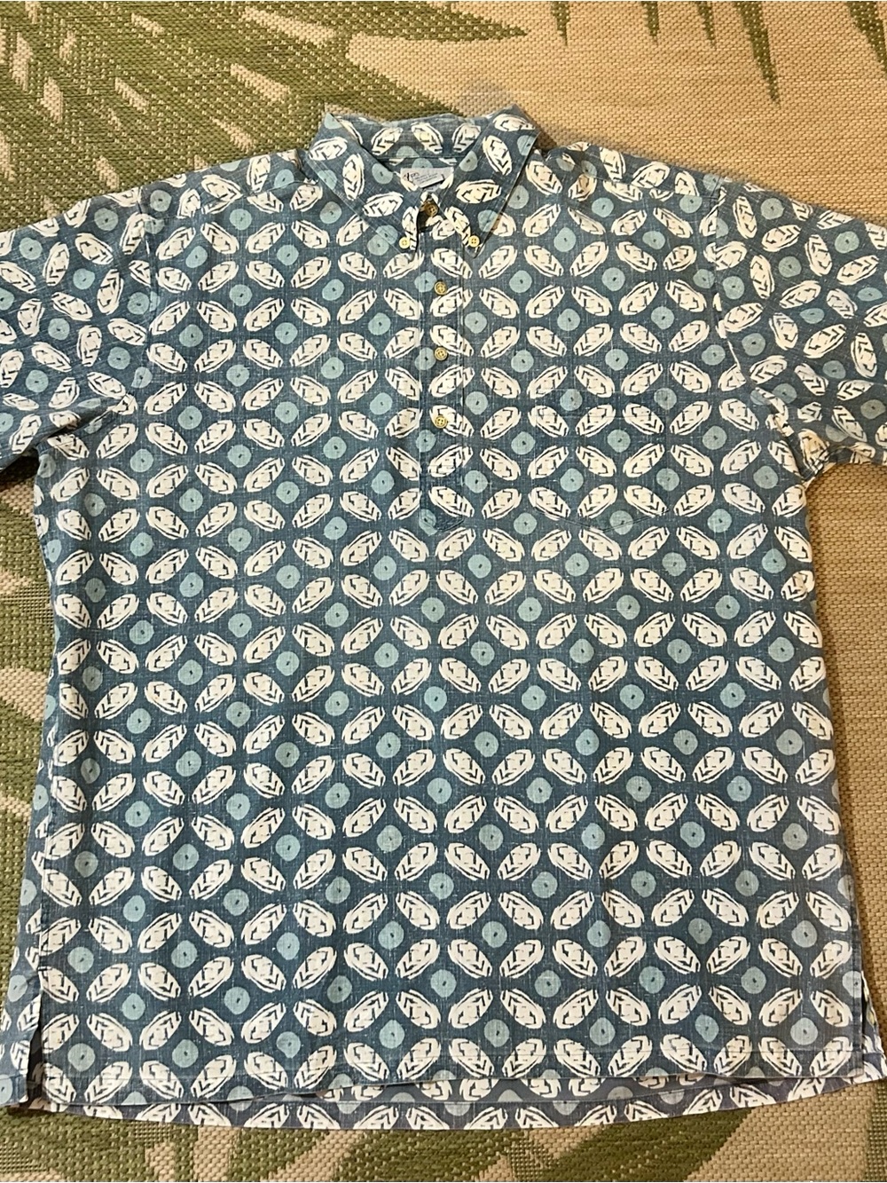 Reyn Spooner  Teal Blue and White Geo Print Short-Sleeve Shirt XXL
